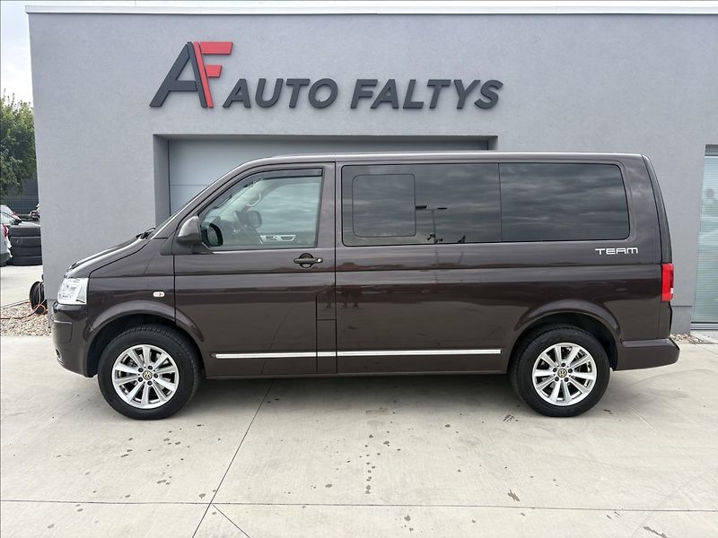Volkswagen Multivan 2,0 103 kw servis TOP stav - fotka 4 z 28