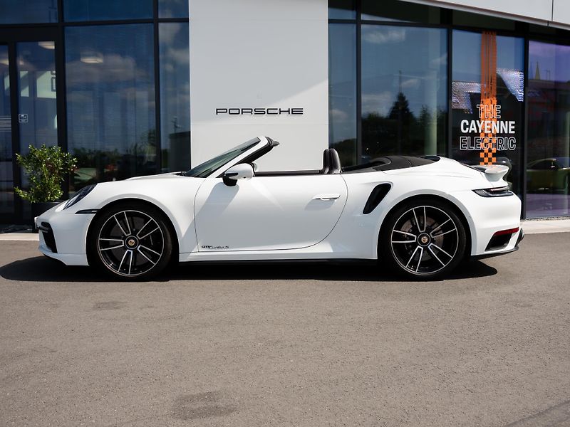 Porsche 911 Turbo S Cabriolet - fotka 2 z 29