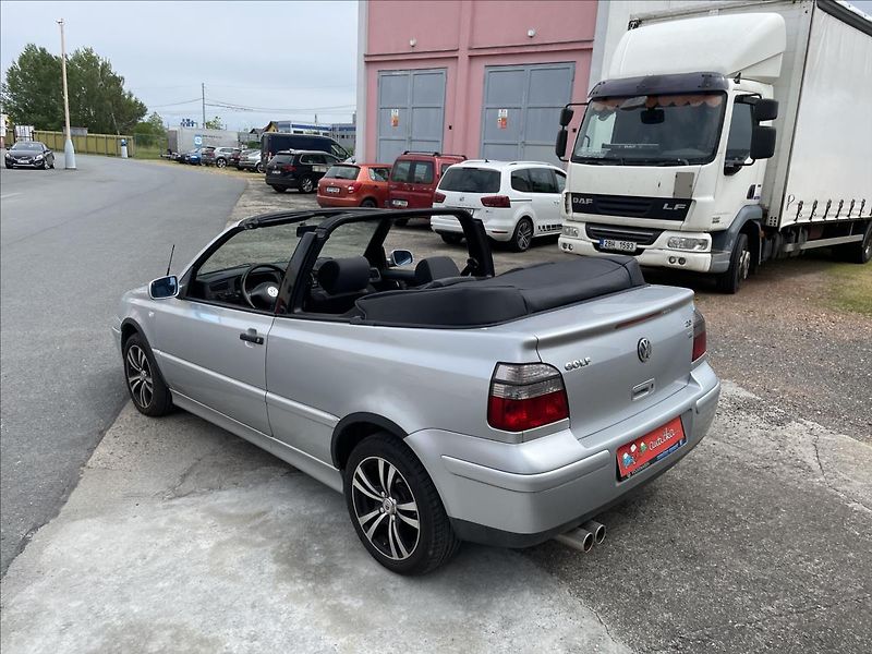 Volkswagen Golf 2,0i 85kW*Pěkný stav* - fotka 14 z 44