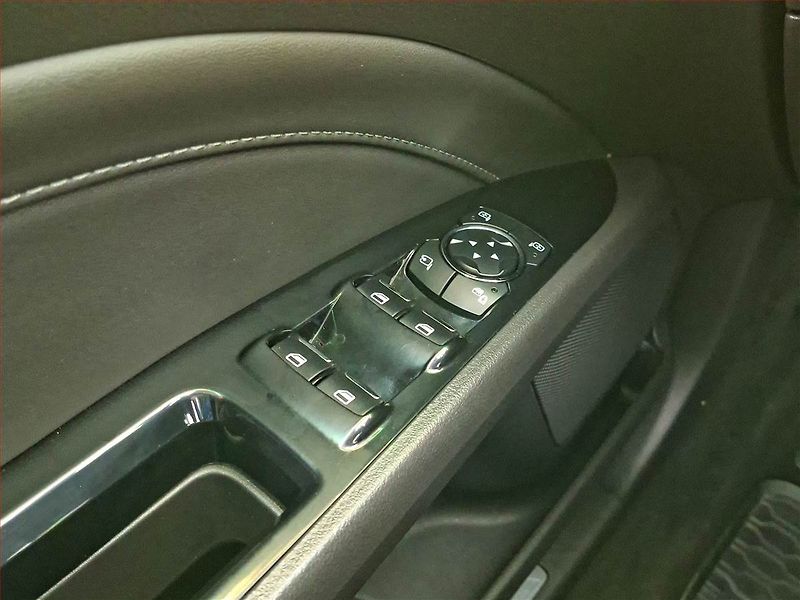 Ford Mondeo (2015) 2.0 TDCI, Automat, Navi - fotka 22 z 22