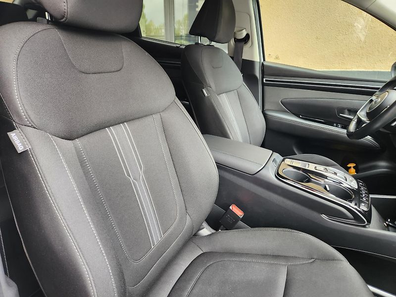 Hyundai Tucson 1.6-AUTOMAT-NAVI-KAMERA - fotka 18 z 23