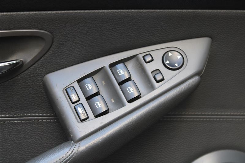 BMW Řada 6 645i LPG / CABRIO / M-PAKET - fotka 14 z 41
