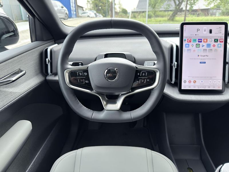 Volvo EX30 P8 CC AWD ULTRA / + sada pneu  - fotka 20 z 52