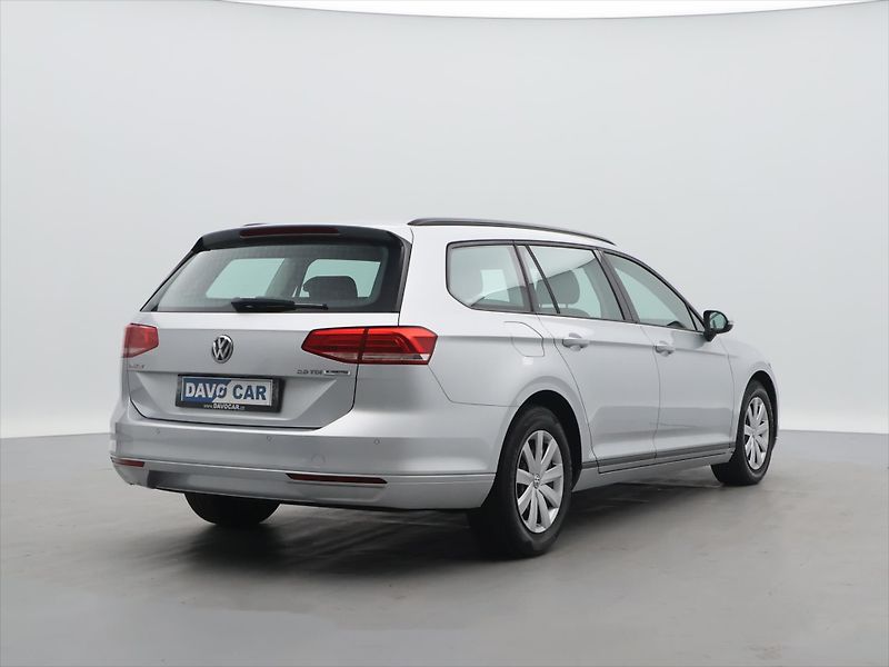 Volkswagen Passat 2,0 TDI 110kW Highline LED - fotka 7 z 24