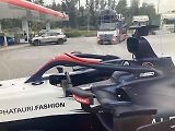 Monopost stáje AlphaTauri je do 24. října k vidění na čerpací stanici Orlen Devět křížů u dálnice D1.