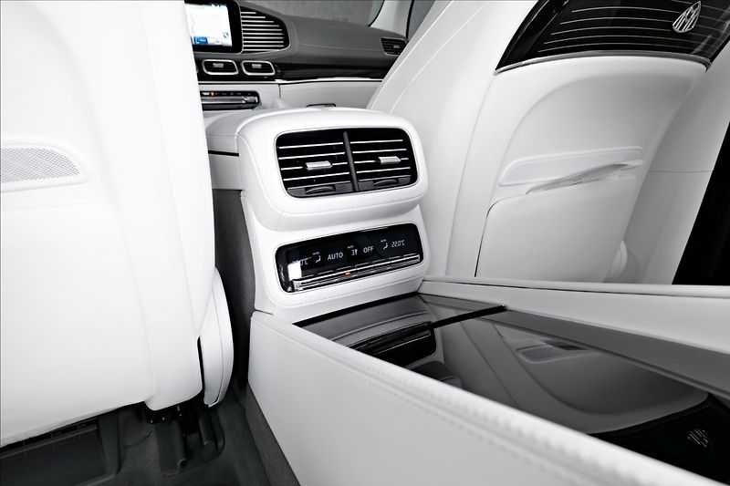 Mercedes-Benz GLS Maybach 600 4M/E-ACTIV/HUD - fotka 24 z 28