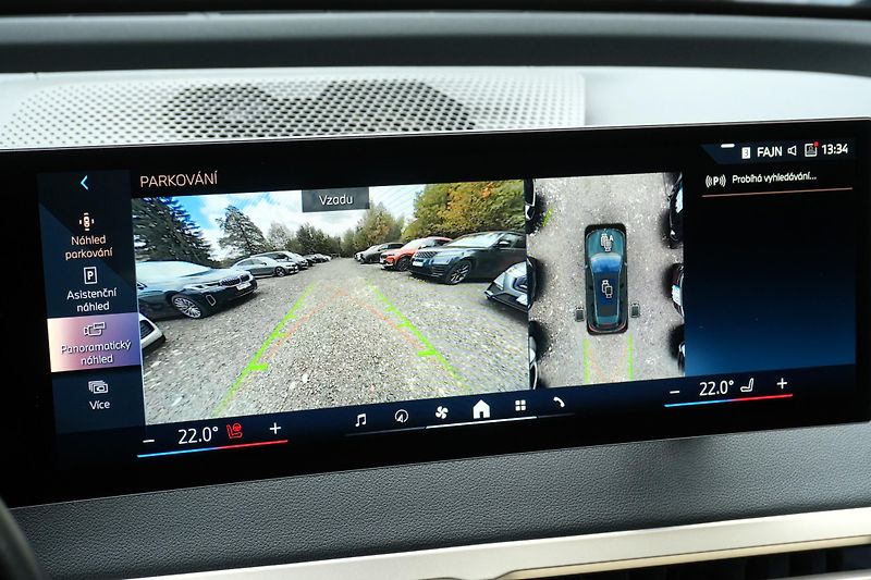 BMW iX 40, SoH 96,8%, SkyLounge,Tažné - fotka 19 z 37