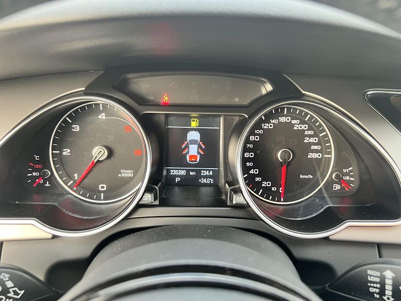 Audi A5 2.0TDI 100KW,TZ,DIGI,XENONY - fotka 35 z 49