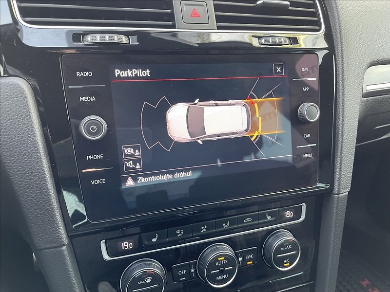 Volkswagen Golf 2,0 GTI  -APR 210kw Performanc - fotka 17 z 27