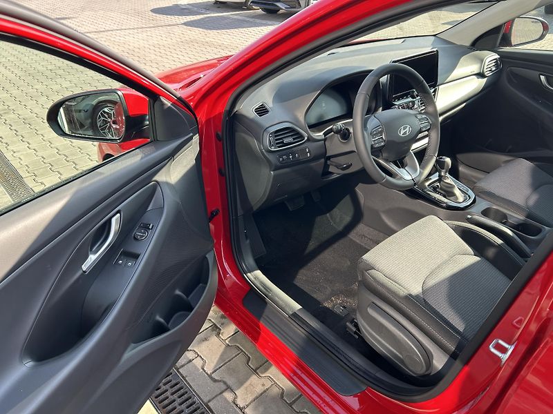 Hyundai i30 WG FL 1,5 T-GDI MT COMFORT 16 - fotka 11 z 28