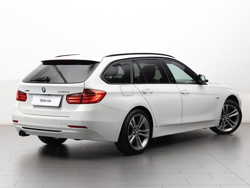 BMW Řada 3 330d xDrive Touring - fotka 5 z 22