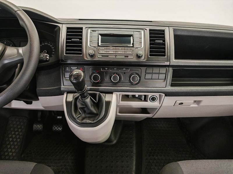 Volkswagen Transporter 2,0Tdi Man , 8míst - fotka 10 z 28