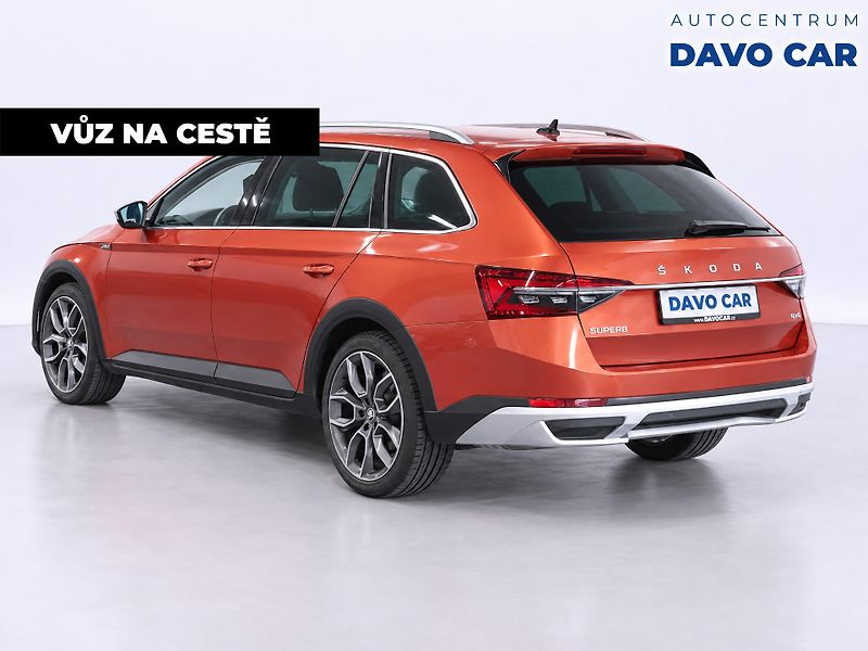 Škoda Superb 2,0 TDI 140kW 4x4 DSG Scout - fotka 2 z 12