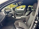 BMW Řada 3 330d xDrive Touring TOP STAV - náhled 20