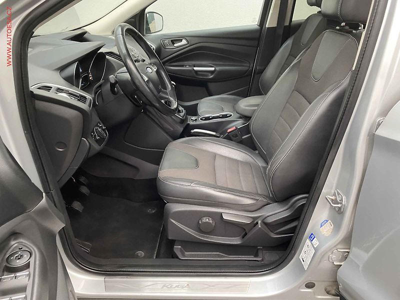 Ford Kuga (2015) 2.0TDCi 4x4, Titanium, navi - fotka 9 z 18