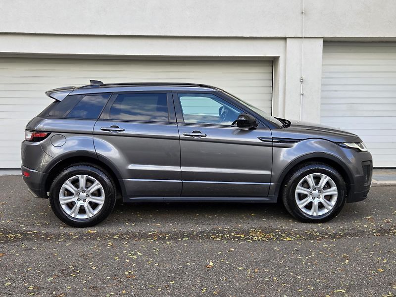 Land Rover Range Rover Evoque (2016) 2.0TD Aut 4x4 Hlučnější motor - fotka 10 z 38