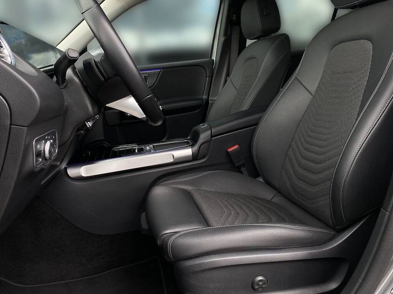 Mercedes-Benz GLB (2024) 200 d 4MATIC - fotka 10 z 28