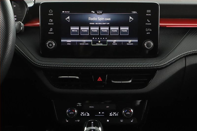 Škoda Fabia (2026) 1.0 TSI, MONTE CARLO, AUTOMAT - fotka 12 z 17