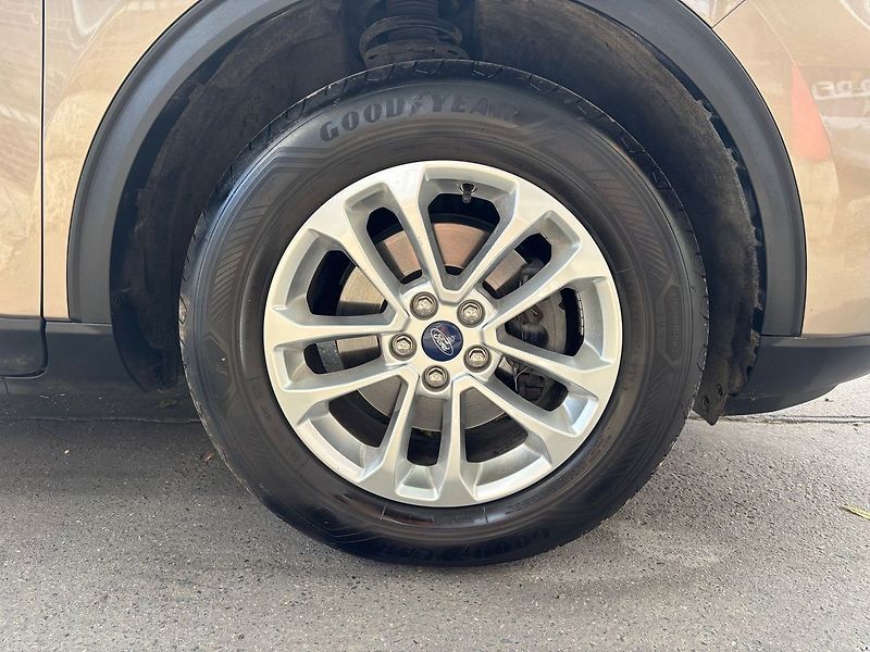 Ford Kuga 2.0EcoBlue.TITAN.DPH.AT.1MAJ.4 - fotka 13 z 50