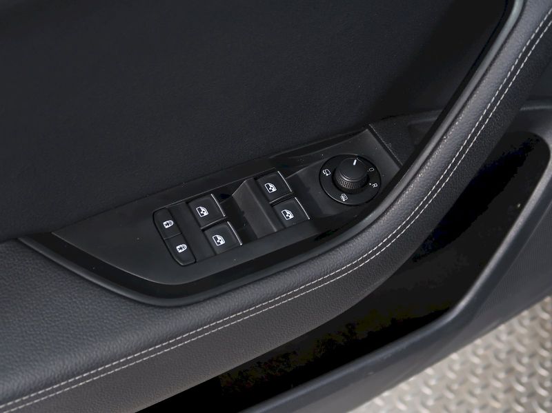 Škoda Superb (2019) STYLE 2.0TDI 110KW DSG TAŽNÉ N - fotka 38 z 43