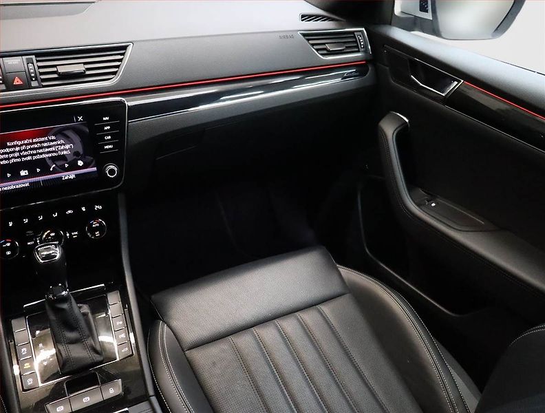 Škoda Superb (2022) Laurin&Klement 2.0 TDI - fotka 8 z 25