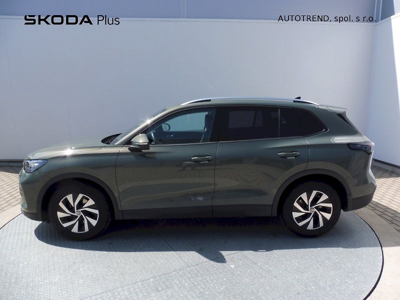Volkswagen Tiguan (2025) People 1,5 eTSI 96kW mHEV DSG - fotka 3 z 29