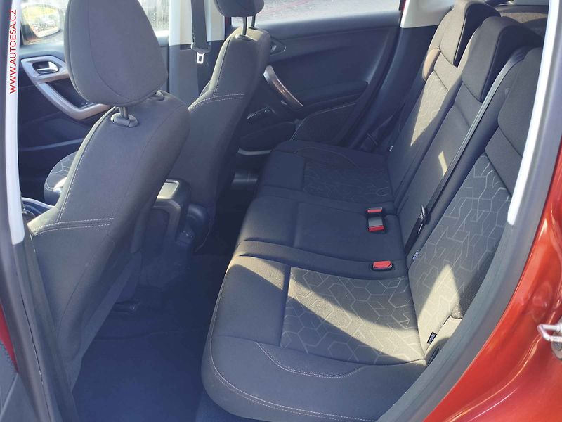 Peugeot 2008 (2015) 1.2PT, Style, navi - fotka 10 z 17