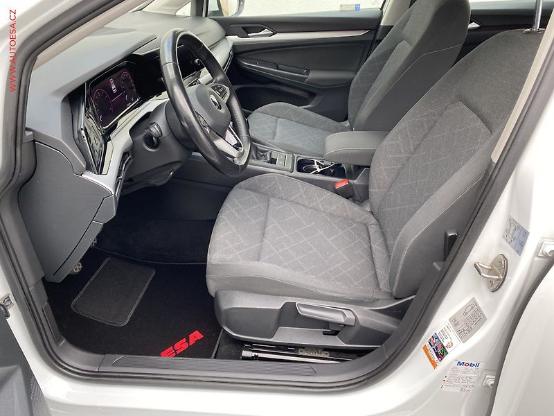 Volkswagen Golf (2020) 1.0TSi, ČR, Life, LED - fotka 9 z 18