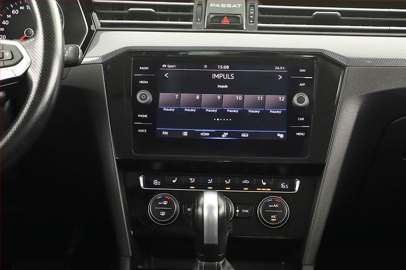 Volkswagen Passat (2020) R-Line 2.0 TDI - fotka 9 z 19