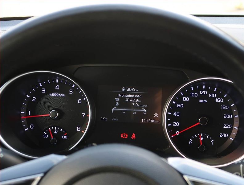Kia Ceed (2023) 1.5 T-GDI, ČR,1.maj - fotka 11 z 20