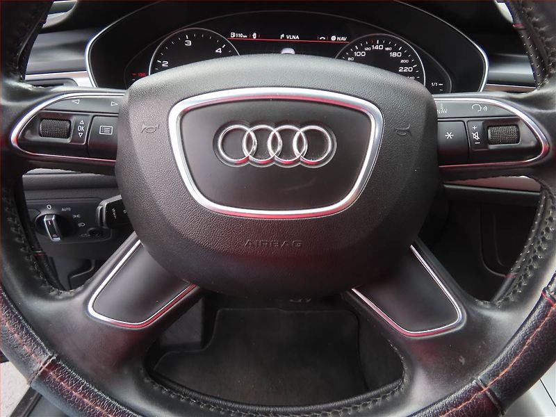 Audi A6 (2012) 2.0 TDI, Automat, Serv.kniha - fotka 20 z 23