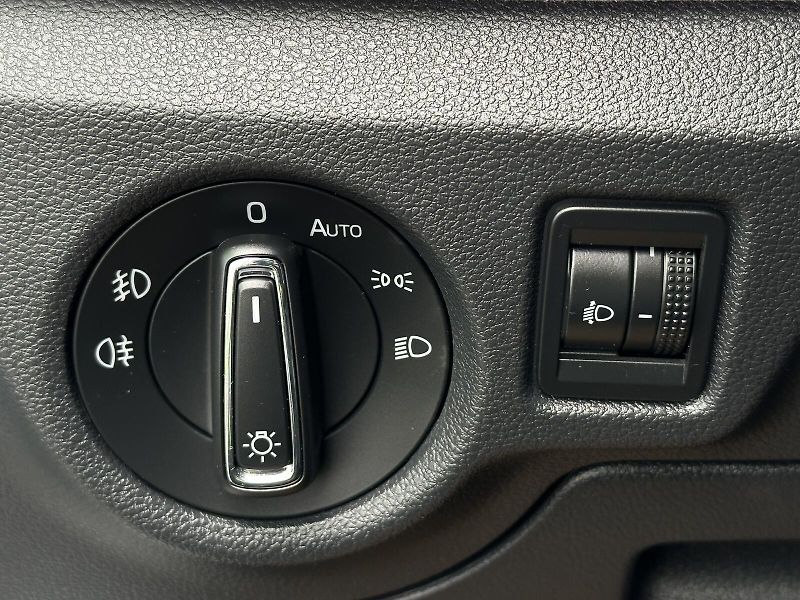 Škoda Scala 1.0TSi DSG 116PS LED V.Cockpit - fotka 19 z 47
