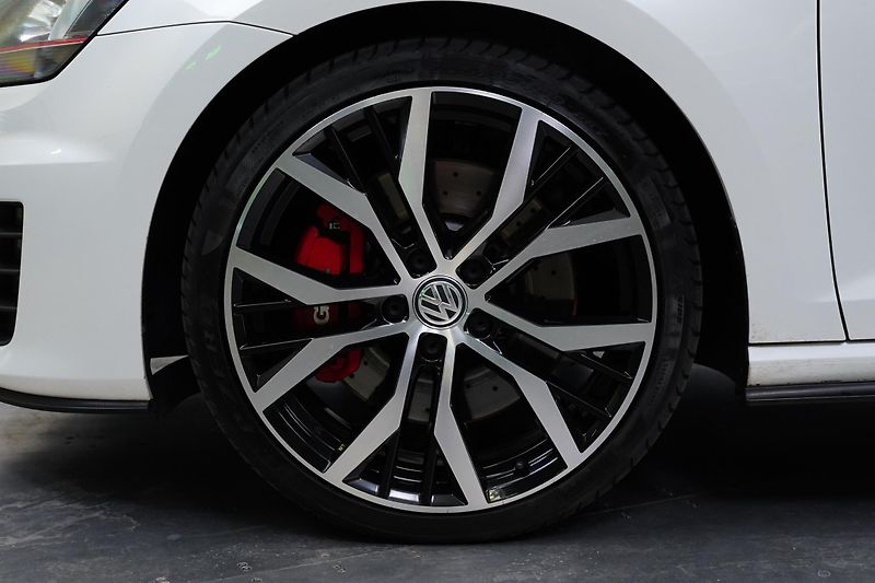 Volkswagen Golf - fotka 10 z 24