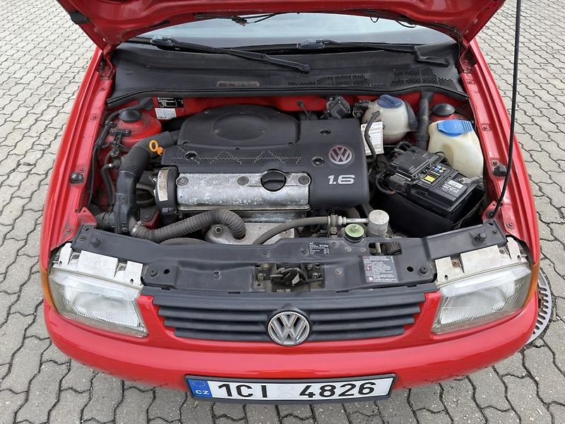 Volkswagen Polo 1.6i 55 kW automat, serviska - fotka 12 z 20