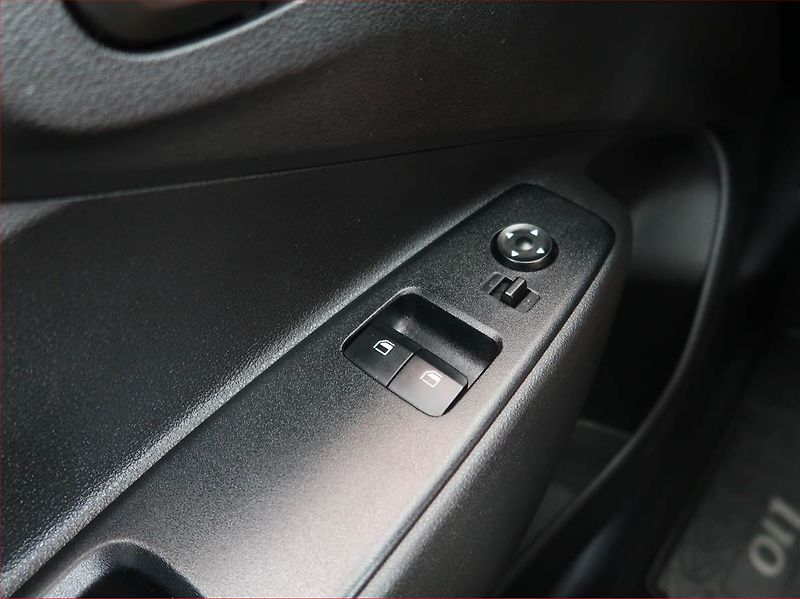 Hyundai i10 (2024) Comfort 1.0, ČR,1.maj - fotka 17 z 19