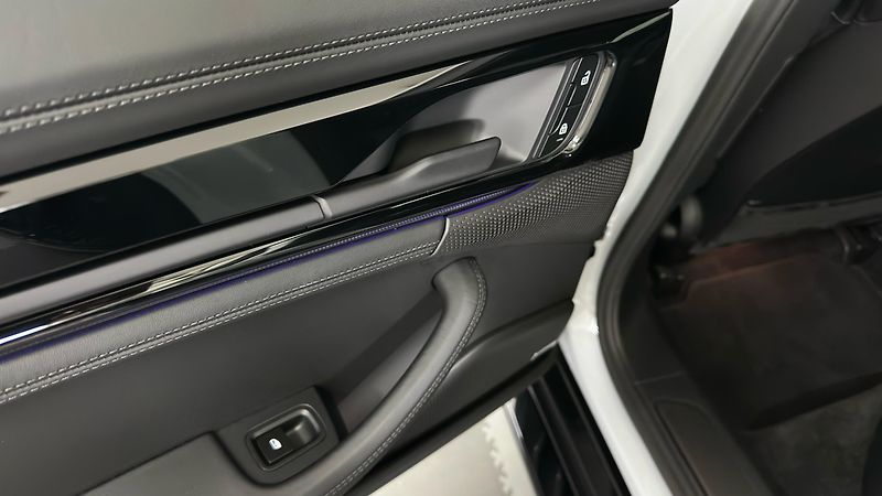Porsche Panamera GTS / ZÁRUKA / TOP VÝBAVA  - fotka 27 z 64