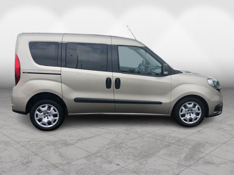 Fiat Dobló 1.4 i - fotka 8 z 28