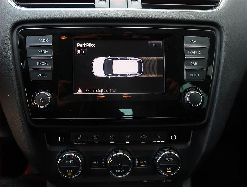 Škoda Octavia (2013) Elegance 1.4 TSI, Serv.kniha - fotka 15 z 19