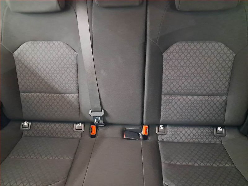 Kia Ceed (2023) 1.5 T-GDI, ČR,1.maj - fotka 10 z 19