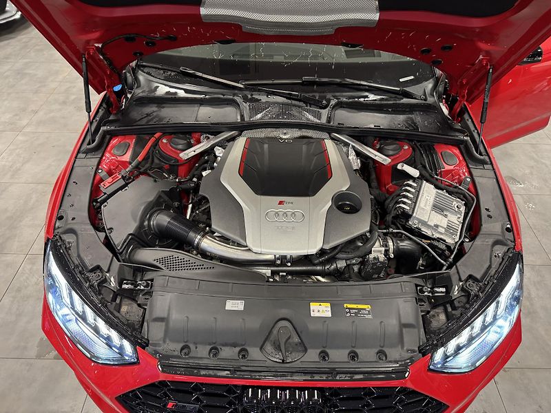 Audi RS 4 (2023) 2,9TFSi Avant quattro MATRIX - fotka 38 z 38