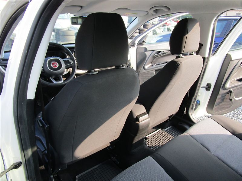 Fiat Tipo 1.4i 16V Klima - fotka 25 z 37