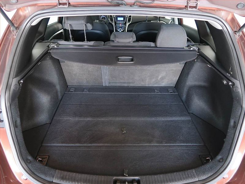 Hyundai i30 (2013) 1.6 MPI, ČR,1.maj, Serv.kniha - fotka 13 z 13