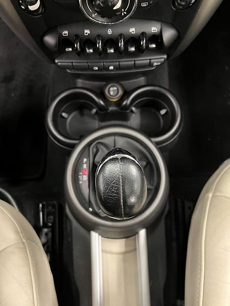 Mini Cooper Countryman 2.0D 82kW - fotka 13 z 16