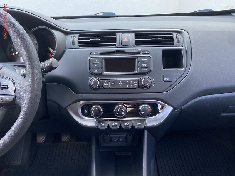 Kia Rio (2012) 1.2i, ČR, servis.kniha, AC - fotka 12 z 15