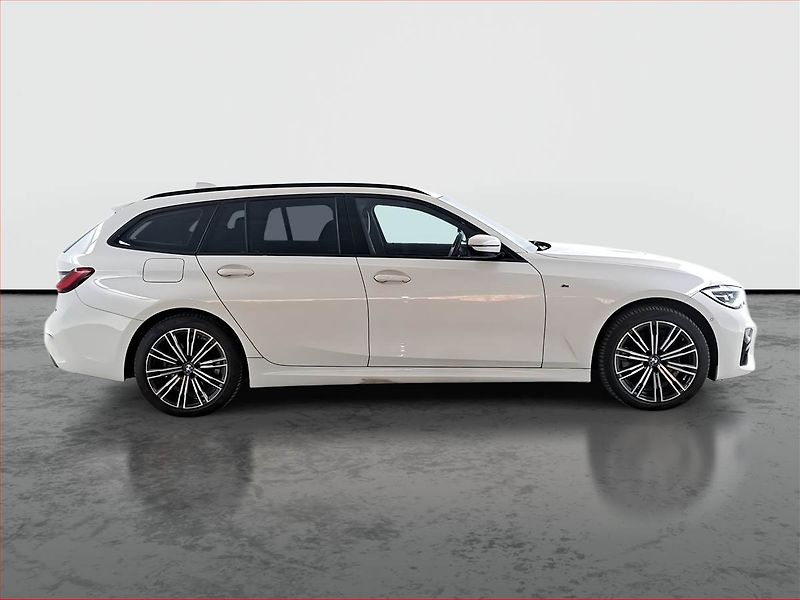 BMW Řada 3 (2021) 320 e xDrive - fotka 6 z 25