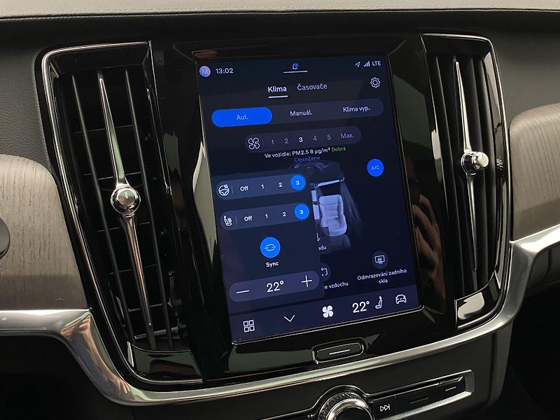 Volvo V90 CC B4 AWD MOMENTUM AUT - fotka 45 z 65
