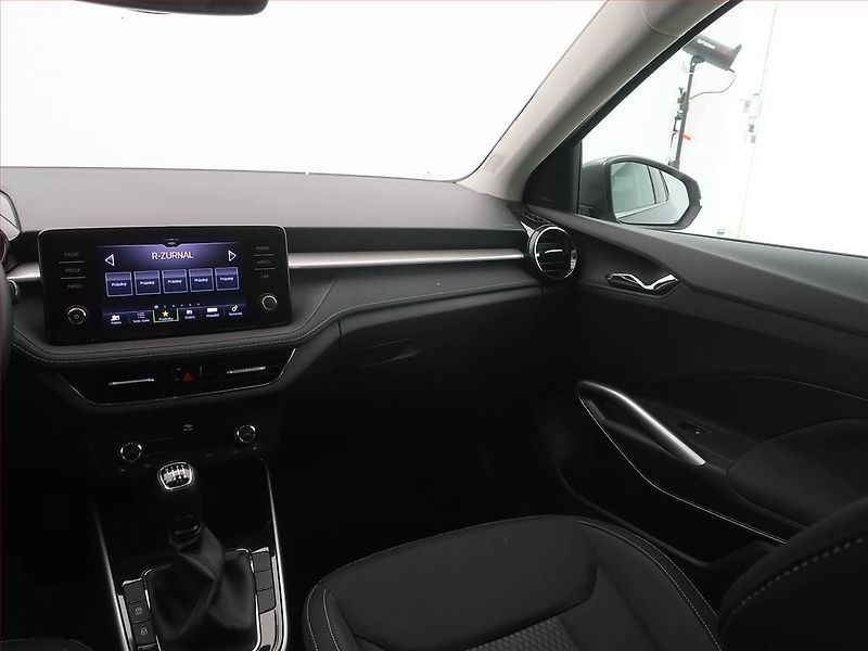 Škoda Fabia (2022) Style 1.0 TSI, Serv.kniha - fotka 8 z 18