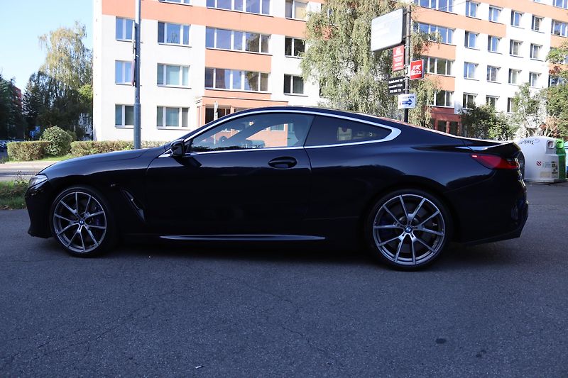 BMW Řada 8 BMW M850i xDrive Coupe - fotka 19 z 60