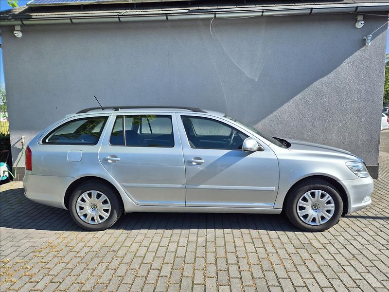 Škoda Octavia 1,4 TSI Combi Klima Výhřev ESP - fotka 8 z 28