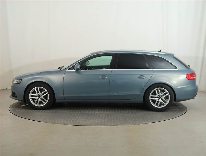 Audi A4 (2008) 3.0 TDI, 4X4, Navi, Xenony - fotka 3 z 13